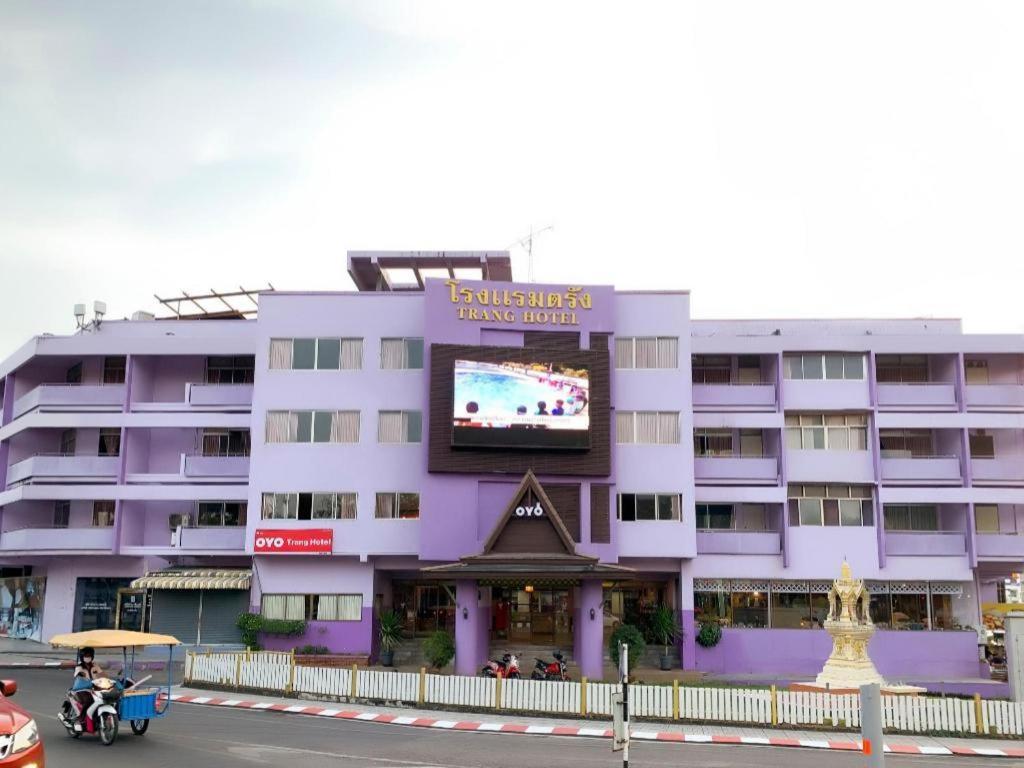 Oyo 565 Trang Hotel Exterior foto