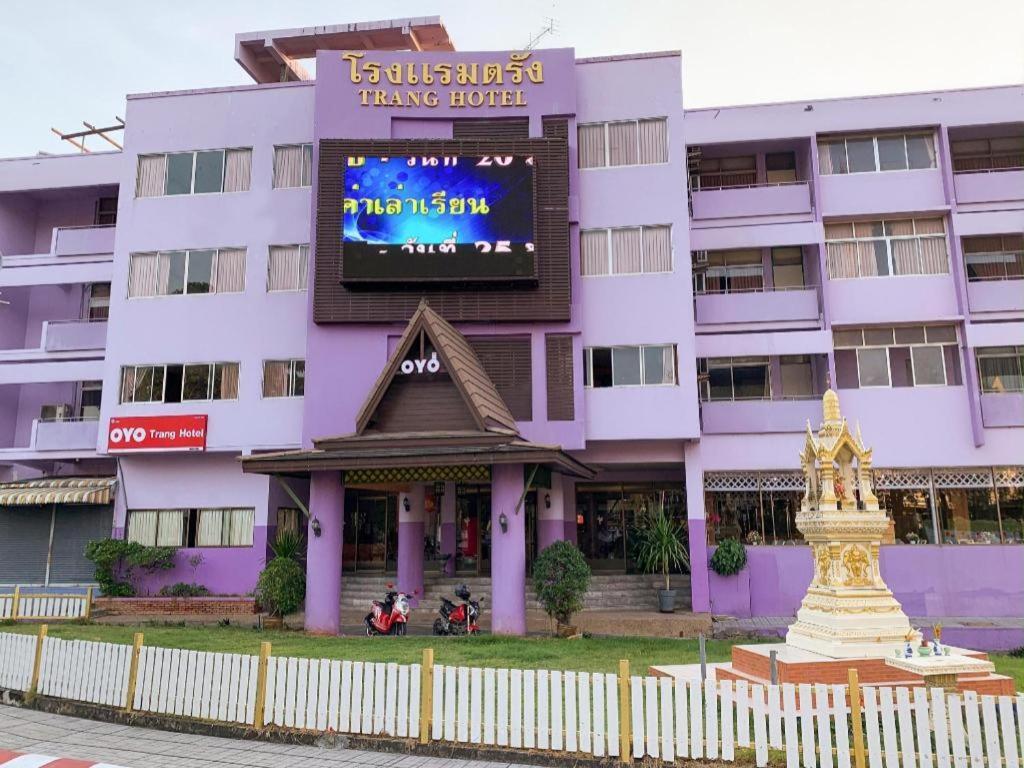 Oyo 565 Trang Hotel Exterior foto