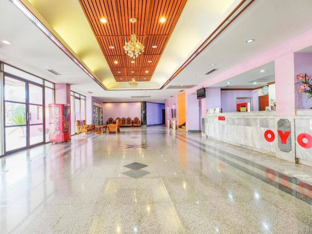 Oyo 565 Trang Hotel Exterior foto