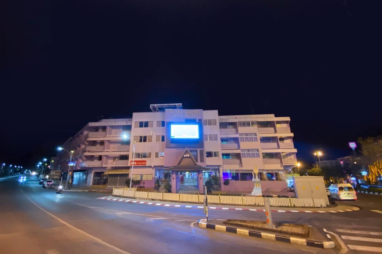 Oyo 565 Trang Hotel Exterior foto