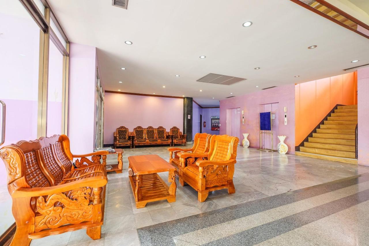 Oyo 565 Trang Hotel Exterior foto